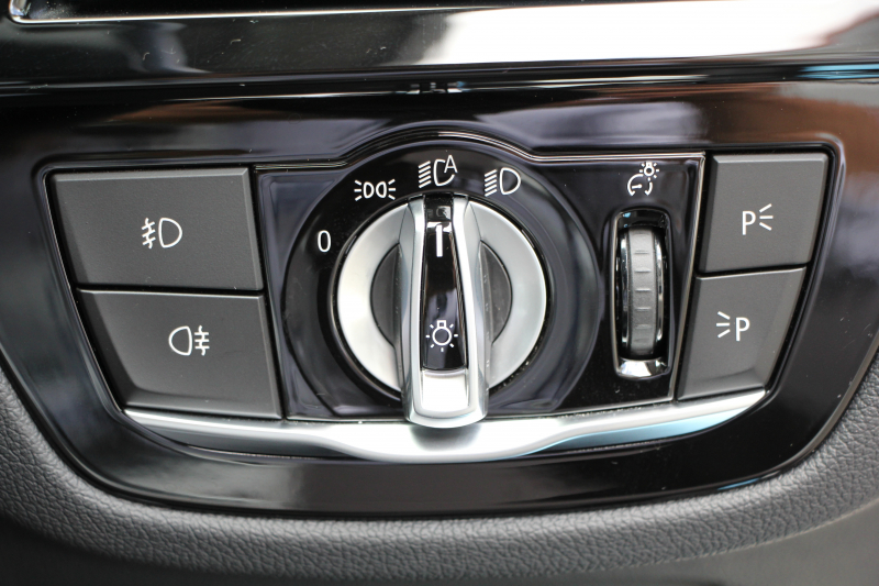 BMW 5シリーズ 530i ﾗｸﾞｼﾞｭｱﾘｰ 真珠色 高出力 252馬力 全ﾋｰﾀｰ黒革 追従ACC ｽﾃｱﾘﾝｸﾞｻﾎﾟｰﾄ ﾌﾙｾｸﾞTV ﾀｯﾁ画面HDDﾅﾋﾞTV 360度ｶﾒﾗ LEDﾍｯﾄﾞﾗｲﾄ ｵｰﾄﾊｲﾋﾞｰﾑ ｱﾝﾋﾞｴﾝﾄﾗｲﾄ ｽﾏｰﾄｷｰ PDC緊急ﾌﾞﾚｰｷ 2年保証