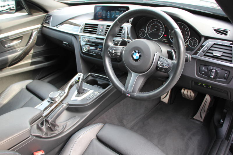 BMW 3シリーズ 320i ｸﾞﾗﾝﾂｰﾘｽﾓ Mｽﾎﾟｰﾂ 後期LCI 新ｴﾝｼﾞﾝ ﾋｰﾀｰ黒革 LEDﾍｯﾄﾞﾗｲﾄ&ﾃｰﾙ 追従ACC ﾚｰﾝﾁｪﾝｼﾞ警告 衝突軽減ﾌﾞﾚｰｷ 車線逸脱警告 歩行者警告 HDDﾅﾋﾞTOPﾋﾞｭｰｶﾒﾗ ｻｲﾄﾞﾋﾞｭｰｶﾒﾗ 電動ﾄﾗﾝｸ ｽﾏｰﾄｷｰ 2年保証