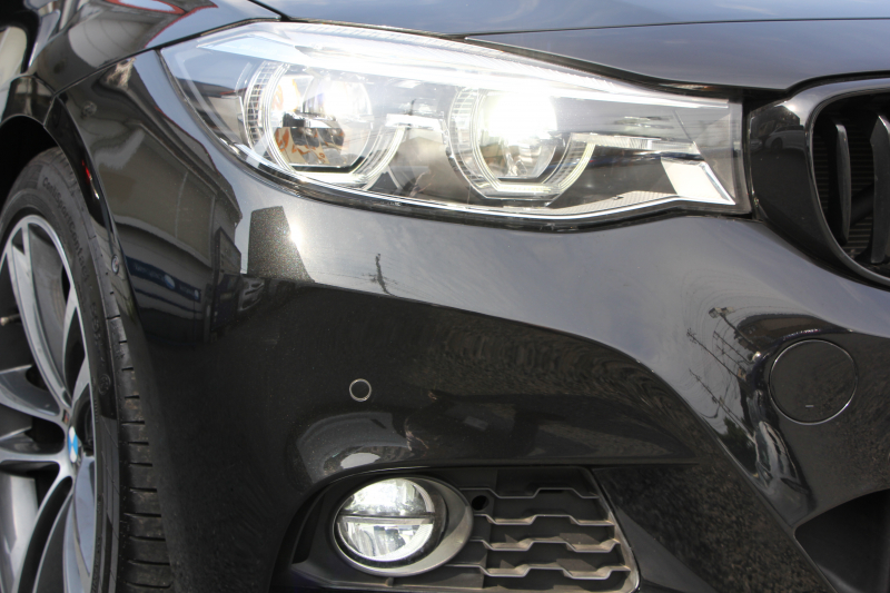 BMW 3シリーズ 320i ｸﾞﾗﾝﾂｰﾘｽﾓ Mｽﾎﾟｰﾂ 後期LCI 新ｴﾝｼﾞﾝ ﾋｰﾀｰ黒革 LEDﾍｯﾄﾞﾗｲﾄ&ﾃｰﾙ 追従ACC ﾚｰﾝﾁｪﾝｼﾞ警告 衝突軽減ﾌﾞﾚｰｷ 車線逸脱警告 歩行者警告 HDDﾅﾋﾞTOPﾋﾞｭｰｶﾒﾗ ｻｲﾄﾞﾋﾞｭｰｶﾒﾗ 電動ﾄﾗﾝｸ ｽﾏｰﾄｷｰ 2年保証