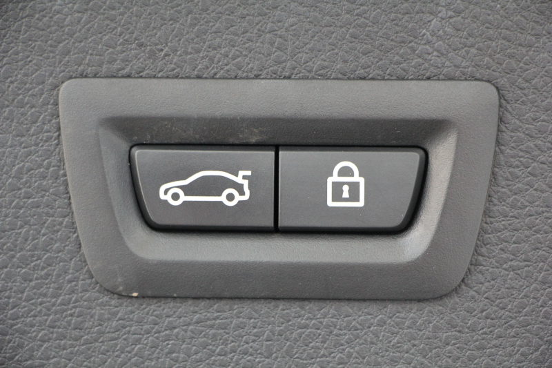 BMW 3シリーズ 320i ｸﾞﾗﾝﾂｰﾘｽﾓ Mｽﾎﾟｰﾂ 後期LCI 新ｴﾝｼﾞﾝ ﾋｰﾀｰ黒革 LEDﾍｯﾄﾞﾗｲﾄ&ﾃｰﾙ 追従ACC ﾚｰﾝﾁｪﾝｼﾞ警告 衝突軽減ﾌﾞﾚｰｷ 車線逸脱警告 歩行者警告 HDDﾅﾋﾞTOPﾋﾞｭｰｶﾒﾗ ｻｲﾄﾞﾋﾞｭｰｶﾒﾗ 電動ﾄﾗﾝｸ ｽﾏｰﾄｷｰ 2年保証