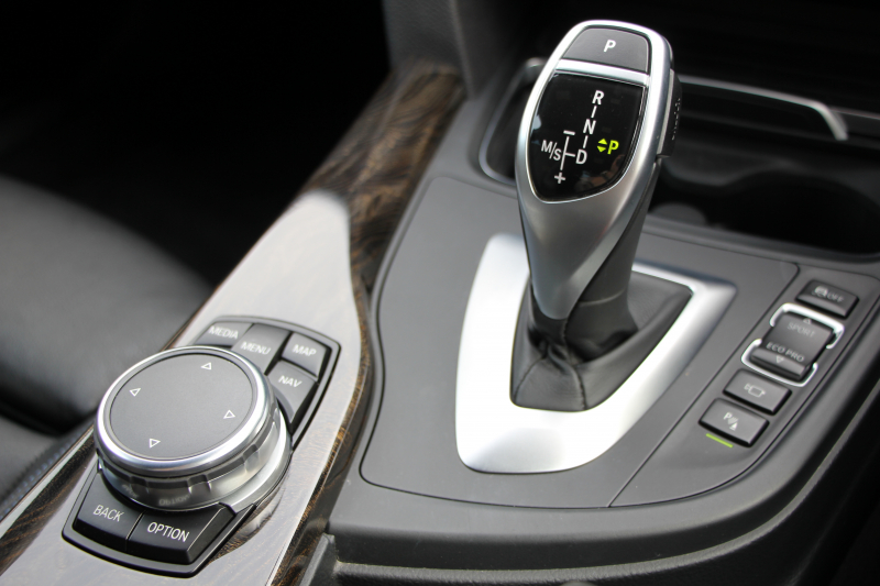 BMW 3シリーズ 320i ｸﾞﾗﾝﾂｰﾘｽﾓ Mｽﾎﾟｰﾂ 後期LCI 新ｴﾝｼﾞﾝ ﾋｰﾀｰ黒革 LEDﾍｯﾄﾞﾗｲﾄ&ﾃｰﾙ 追従ACC ﾚｰﾝﾁｪﾝｼﾞ警告 衝突軽減ﾌﾞﾚｰｷ 車線逸脱警告 歩行者警告 HDDﾅﾋﾞTOPﾋﾞｭｰｶﾒﾗ ｻｲﾄﾞﾋﾞｭｰｶﾒﾗ 電動ﾄﾗﾝｸ ｽﾏｰﾄｷｰ 2年保証