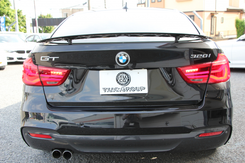 BMW 3シリーズ 320i ｸﾞﾗﾝﾂｰﾘｽﾓ Mｽﾎﾟｰﾂ 後期LCI 新ｴﾝｼﾞﾝ ﾋｰﾀｰ黒革 LEDﾍｯﾄﾞﾗｲﾄ&ﾃｰﾙ 追従ACC ﾚｰﾝﾁｪﾝｼﾞ警告 衝突軽減ﾌﾞﾚｰｷ 車線逸脱警告 歩行者警告 HDDﾅﾋﾞTOPﾋﾞｭｰｶﾒﾗ ｻｲﾄﾞﾋﾞｭｰｶﾒﾗ 電動ﾄﾗﾝｸ ｽﾏｰﾄｷｰ 2年保証