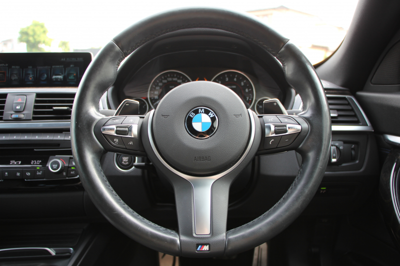 BMW 3シリーズ 320i ｸﾞﾗﾝﾂｰﾘｽﾓ Mｽﾎﾟｰﾂ 後期LCI 新ｴﾝｼﾞﾝ ﾋｰﾀｰ黒革 LEDﾍｯﾄﾞﾗｲﾄ&ﾃｰﾙ 追従ACC ﾚｰﾝﾁｪﾝｼﾞ警告 衝突軽減ﾌﾞﾚｰｷ 車線逸脱警告 歩行者警告 HDDﾅﾋﾞTOPﾋﾞｭｰｶﾒﾗ ｻｲﾄﾞﾋﾞｭｰｶﾒﾗ 電動ﾄﾗﾝｸ ｽﾏｰﾄｷｰ 2年保証