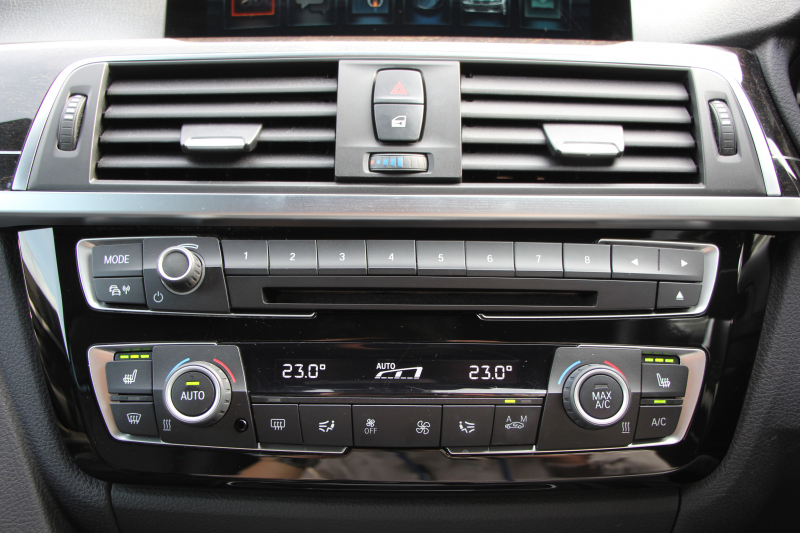 BMW 3シリーズ 320i ｸﾞﾗﾝﾂｰﾘｽﾓ Mｽﾎﾟｰﾂ 後期LCI 新ｴﾝｼﾞﾝ ﾋｰﾀｰ黒革 LEDﾍｯﾄﾞﾗｲﾄ&ﾃｰﾙ 追従ACC ﾚｰﾝﾁｪﾝｼﾞ警告 衝突軽減ﾌﾞﾚｰｷ 車線逸脱警告 歩行者警告 HDDﾅﾋﾞTOPﾋﾞｭｰｶﾒﾗ ｻｲﾄﾞﾋﾞｭｰｶﾒﾗ 電動ﾄﾗﾝｸ ｽﾏｰﾄｷｰ 2年保証