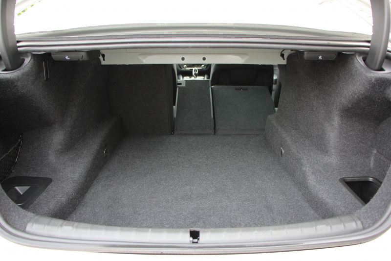 BMW 5シリーズ 530i Mｽﾎﾟｰﾂ 高出力 252馬力 ｻﾝﾙｰﾌ 全ﾋｰﾀｰ黒革 追従ACC ｽﾃｱﾘﾝｸﾞｻﾎﾟｰﾄ LEDﾍｯﾄﾞﾗｲﾄ ｵｰﾄﾊｲﾋﾞｰﾑ ﾀｯﾁ画面HDDﾅﾋﾞTV 360度ｶﾒﾗ 電動ﾄﾗﾝｸ 19AW Mｽﾎﾟｰﾂﾌﾞﾚｰｷ PDC緊急ﾌﾞﾚｰｷ 2年保証