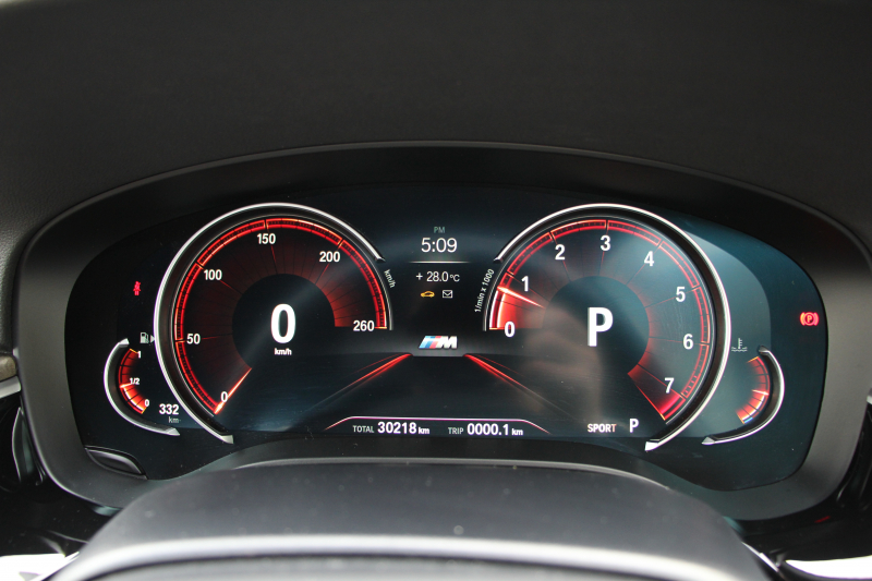 BMW 5シリーズ 530i Mｽﾎﾟｰﾂ 高出力 252馬力 ｻﾝﾙｰﾌ 全ﾋｰﾀｰ黒革 追従ACC ｽﾃｱﾘﾝｸﾞｻﾎﾟｰﾄ LEDﾍｯﾄﾞﾗｲﾄ ｵｰﾄﾊｲﾋﾞｰﾑ ﾀｯﾁ画面HDDﾅﾋﾞTV 360度ｶﾒﾗ 電動ﾄﾗﾝｸ 19AW Mｽﾎﾟｰﾂﾌﾞﾚｰｷ PDC緊急ﾌﾞﾚｰｷ 2年保証