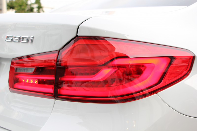 BMW 5シリーズ 530i Mｽﾎﾟｰﾂ 高出力 252馬力 ｻﾝﾙｰﾌ 全ﾋｰﾀｰ黒革 追従ACC ｽﾃｱﾘﾝｸﾞｻﾎﾟｰﾄ LEDﾍｯﾄﾞﾗｲﾄ ｵｰﾄﾊｲﾋﾞｰﾑ ﾀｯﾁ画面HDDﾅﾋﾞTV 360度ｶﾒﾗ 電動ﾄﾗﾝｸ 19AW Mｽﾎﾟｰﾂﾌﾞﾚｰｷ PDC緊急ﾌﾞﾚｰｷ 2年保証