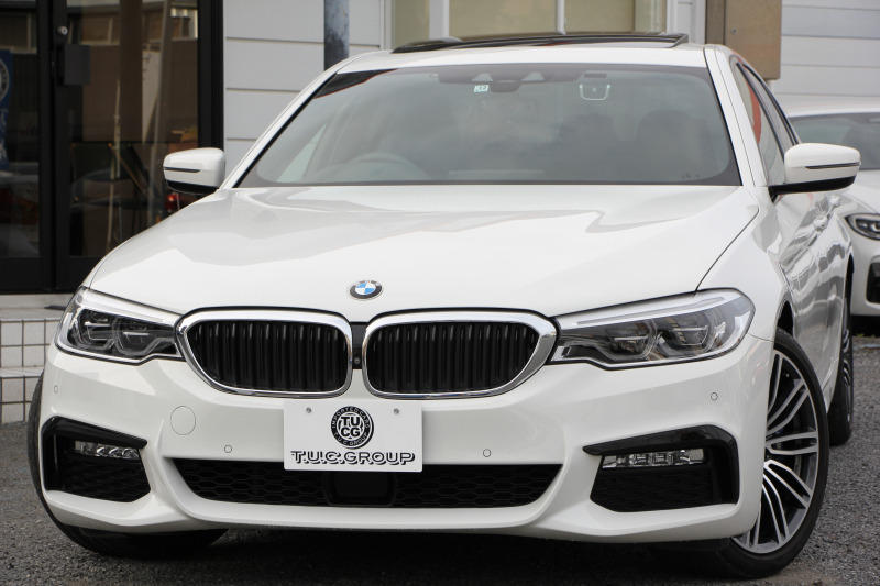 BMW 5シリーズ 530i Mｽﾎﾟｰﾂ 高出力 252馬力 ｻﾝﾙｰﾌ 全ﾋｰﾀｰ黒革 追従ACC ｽﾃｱﾘﾝｸﾞｻﾎﾟｰﾄ LEDﾍｯﾄﾞﾗｲﾄ ｵｰﾄﾊｲﾋﾞｰﾑ ﾀｯﾁ画面HDDﾅﾋﾞTV 360度ｶﾒﾗ 電動ﾄﾗﾝｸ 19AW Mｽﾎﾟｰﾂﾌﾞﾚｰｷ PDC緊急ﾌﾞﾚｰｷ 2年保証