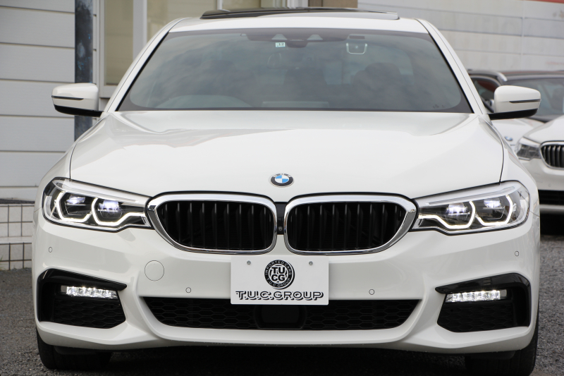 BMW 5シリーズ 530i Mｽﾎﾟｰﾂ 高出力 252馬力 ｻﾝﾙｰﾌ 全ﾋｰﾀｰ黒革 追従ACC ｽﾃｱﾘﾝｸﾞｻﾎﾟｰﾄ LEDﾍｯﾄﾞﾗｲﾄ ｵｰﾄﾊｲﾋﾞｰﾑ ﾀｯﾁ画面HDDﾅﾋﾞTV 360度ｶﾒﾗ 電動ﾄﾗﾝｸ 19AW Mｽﾎﾟｰﾂﾌﾞﾚｰｷ PDC緊急ﾌﾞﾚｰｷ 2年保証