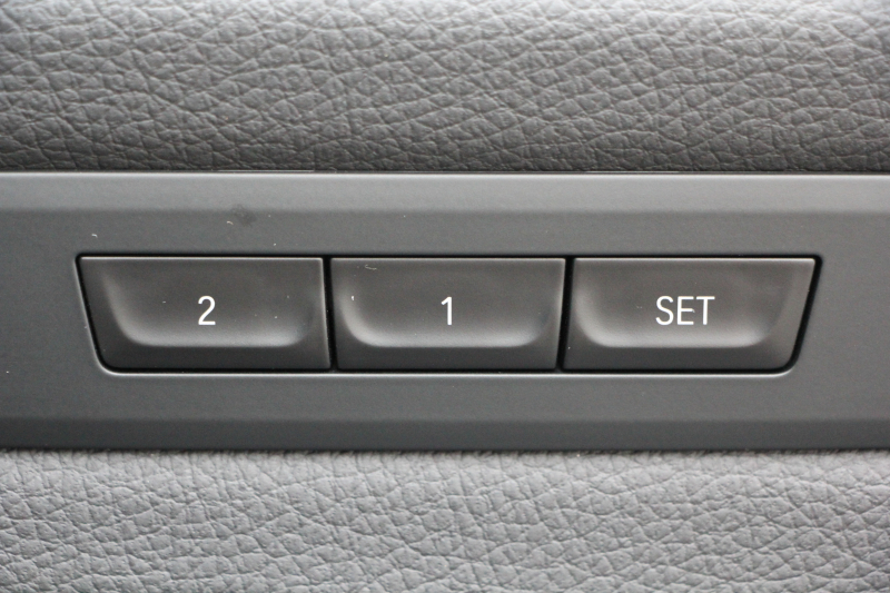 BMW 5シリーズ 530i Mｽﾎﾟｰﾂ 高出力 252馬力 ｻﾝﾙｰﾌ 全ﾋｰﾀｰ黒革 追従ACC ｽﾃｱﾘﾝｸﾞｻﾎﾟｰﾄ LEDﾍｯﾄﾞﾗｲﾄ ｵｰﾄﾊｲﾋﾞｰﾑ ﾀｯﾁ画面HDDﾅﾋﾞTV 360度ｶﾒﾗ 電動ﾄﾗﾝｸ 19AW Mｽﾎﾟｰﾂﾌﾞﾚｰｷ PDC緊急ﾌﾞﾚｰｷ 2年保証