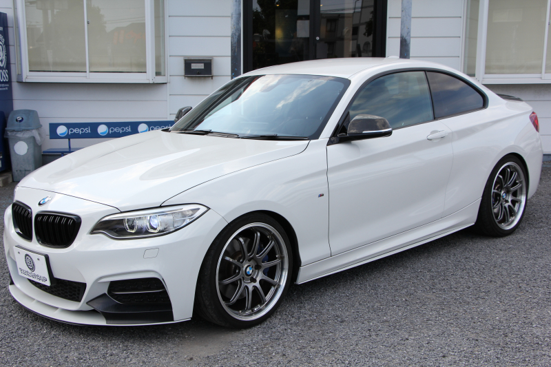 BMW 2シリーズ M235i ｸｰﾍﾟ直6ﾀｰﾎﾞ326馬力 Mﾊﾟﾌｫｰﾏﾝｽｴｱﾛ ｱﾄﾞﾊﾞﾝﾚｰｼﾝｸﾞ鍛造19AW ｱﾀﾞﾌﾟﾃｨﾌﾞMｻｽ ﾌﾙｾｸﾞTV Bｶﾒﾗ&ﾘｱPDC 衝突軽減ﾌﾞﾚｰｷ 車線逸脱警告 歩行者警告 ﾌﾞﾚｰｷ付ｸﾙｺﾝ ﾊﾟﾄﾞﾙｼﾌﾄ 8速AT ﾀｯﾁﾊﾟｯﾄﾞ対応HDDﾅﾋﾞ2年保証