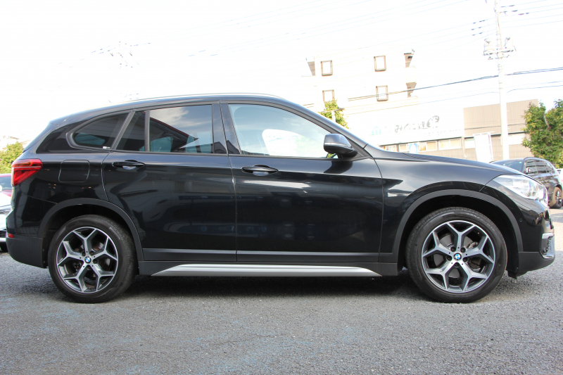 BMW X1 Xﾄﾞﾗｲﾌﾞ18d Xﾗｲﾝ ﾊｲﾗｲﾝ 変更後ﾓﾃﾞﾙ 中期 HUD 追従ACC ﾋｰﾀｰ黒革 ﾊﾟﾜｰｼｰﾄ 変更後ｼｰﾄ ﾀｯﾁﾊﾟﾈﾙ対応iﾄﾞﾗｲﾌﾞHDDﾅﾋﾞﾌﾙｾｸﾞTV Pｱｼｽﾄ Bｶﾒﾗ 新型DSRCﾙｰﾑﾐﾗｰ 電動ﾄﾗﾝｸ USB-C 衝突軽減ﾌﾞﾚｰｷ 車線逸脱警告 歩行者警告 2年保証