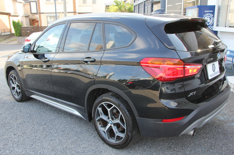 BMW X1 Xﾄﾞﾗｲﾌﾞ18d Xﾗｲﾝ ﾊｲﾗｲﾝ 変更後ﾓﾃﾞﾙ 中期 HUD 追従ACC ﾋｰﾀｰ黒革 ﾊﾟﾜｰｼｰﾄ 変更後ｼｰﾄ ﾀｯﾁﾊﾟﾈﾙ対応iﾄﾞﾗｲﾌﾞHDDﾅﾋﾞﾌﾙｾｸﾞTV Pｱｼｽﾄ Bｶﾒﾗ 新型DSRCﾙｰﾑﾐﾗｰ 電動ﾄﾗﾝｸ USB-C 衝突軽減ﾌﾞﾚｰｷ 車線逸脱警告 歩行者警告 2年保証