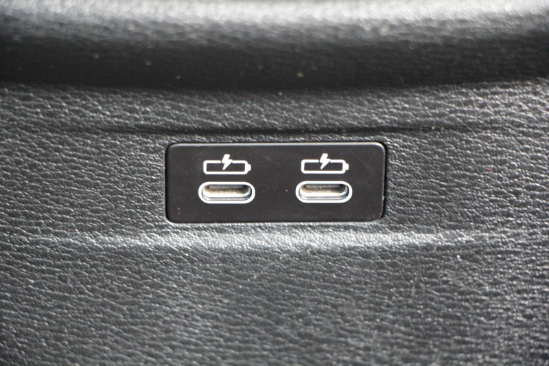 BMW X1 Xﾄﾞﾗｲﾌﾞ18d Xﾗｲﾝ ﾊｲﾗｲﾝ 変更後ﾓﾃﾞﾙ 中期 HUD 追従ACC ﾋｰﾀｰ黒革 ﾊﾟﾜｰｼｰﾄ 変更後ｼｰﾄ ﾀｯﾁﾊﾟﾈﾙ対応iﾄﾞﾗｲﾌﾞHDDﾅﾋﾞﾌﾙｾｸﾞTV Pｱｼｽﾄ Bｶﾒﾗ 新型DSRCﾙｰﾑﾐﾗｰ 電動ﾄﾗﾝｸ USB-C 衝突軽減ﾌﾞﾚｰｷ 車線逸脱警告 歩行者警告 2年保証