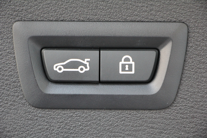 BMW X1 Xﾄﾞﾗｲﾌﾞ18d Xﾗｲﾝ ﾊｲﾗｲﾝ 変更後ﾓﾃﾞﾙ 中期 HUD 追従ACC ﾋｰﾀｰ黒革 ﾊﾟﾜｰｼｰﾄ 変更後ｼｰﾄ ﾀｯﾁﾊﾟﾈﾙ対応iﾄﾞﾗｲﾌﾞHDDﾅﾋﾞﾌﾙｾｸﾞTV Pｱｼｽﾄ Bｶﾒﾗ 新型DSRCﾙｰﾑﾐﾗｰ 電動ﾄﾗﾝｸ USB-C 衝突軽減ﾌﾞﾚｰｷ 車線逸脱警告 歩行者警告 2年保証