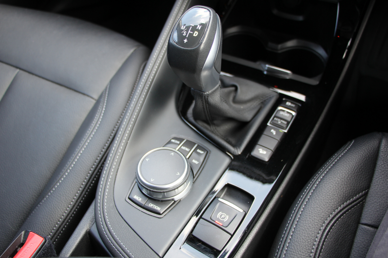 BMW X1 Xﾄﾞﾗｲﾌﾞ18d Xﾗｲﾝ ﾊｲﾗｲﾝ 変更後ﾓﾃﾞﾙ 中期 HUD 追従ACC ﾋｰﾀｰ黒革 ﾊﾟﾜｰｼｰﾄ 変更後ｼｰﾄ ﾀｯﾁﾊﾟﾈﾙ対応iﾄﾞﾗｲﾌﾞHDDﾅﾋﾞﾌﾙｾｸﾞTV Pｱｼｽﾄ Bｶﾒﾗ 新型DSRCﾙｰﾑﾐﾗｰ 電動ﾄﾗﾝｸ USB-C 衝突軽減ﾌﾞﾚｰｷ 車線逸脱警告 歩行者警告 2年保証