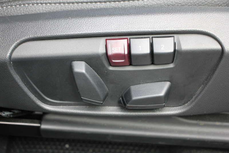 BMW X1 Xﾄﾞﾗｲﾌﾞ18d Xﾗｲﾝ ﾊｲﾗｲﾝ 変更後ﾓﾃﾞﾙ 中期 HUD 追従ACC ﾋｰﾀｰ黒革 ﾊﾟﾜｰｼｰﾄ 変更後ｼｰﾄ ﾀｯﾁﾊﾟﾈﾙ対応iﾄﾞﾗｲﾌﾞHDDﾅﾋﾞﾌﾙｾｸﾞTV Pｱｼｽﾄ Bｶﾒﾗ 新型DSRCﾙｰﾑﾐﾗｰ 電動ﾄﾗﾝｸ USB-C 衝突軽減ﾌﾞﾚｰｷ 車線逸脱警告 歩行者警告 2年保証