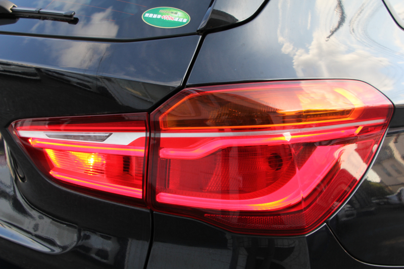 BMW X1 Xﾄﾞﾗｲﾌﾞ18d Xﾗｲﾝ ﾊｲﾗｲﾝ 変更後ﾓﾃﾞﾙ 中期 HUD 追従ACC ﾋｰﾀｰ黒革 ﾊﾟﾜｰｼｰﾄ 変更後ｼｰﾄ ﾀｯﾁﾊﾟﾈﾙ対応iﾄﾞﾗｲﾌﾞHDDﾅﾋﾞﾌﾙｾｸﾞTV Pｱｼｽﾄ Bｶﾒﾗ 新型DSRCﾙｰﾑﾐﾗｰ 電動ﾄﾗﾝｸ USB-C 衝突軽減ﾌﾞﾚｰｷ 車線逸脱警告 歩行者警告 2年保証