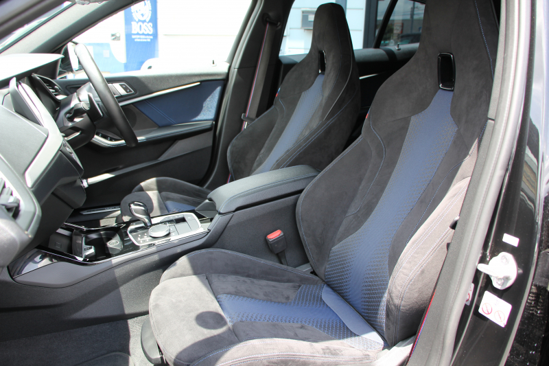 BMW 1シリーズ M135i Xdrive ﾃﾞﾋﾞｭｰP 4WD☆期間限定掲載☆1ｵｰﾅ 306馬力 Mｽﾎﾟｰﾂｼｰﾄ ｱﾀﾞﾌﾟﾃｨﾌﾞｻｽ Mｼｰﾄﾍﾞﾙﾄ ｼｰﾄﾋｰﾀｰ ｺﾝﾌｫｰﾄP ﾗｲﾌﾞｺｯｸﾋﾟｯﾄ 追ACC 電動ﾄﾗﾝｸ ｱｯﾌﾟﾙｶｰﾌﾟﾚｲ対応 純正ﾅﾋﾞPｱｼｽﾄ LEDﾍｯﾄﾞﾗｲﾄ ﾚｰﾝC警告 衝突軽減ﾌﾞﾚｰｷ 2年保証