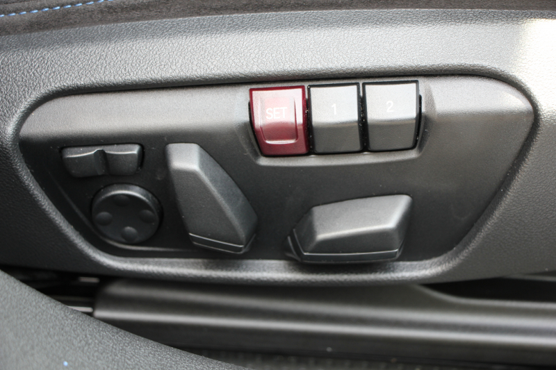 BMW 1シリーズ M135i Xdrive ﾃﾞﾋﾞｭｰP 4WD☆期間限定掲載☆1ｵｰﾅ 306馬力 Mｽﾎﾟｰﾂｼｰﾄ ｱﾀﾞﾌﾟﾃｨﾌﾞｻｽ Mｼｰﾄﾍﾞﾙﾄ ｼｰﾄﾋｰﾀｰ ｺﾝﾌｫｰﾄP ﾗｲﾌﾞｺｯｸﾋﾟｯﾄ 追ACC 電動ﾄﾗﾝｸ ｱｯﾌﾟﾙｶｰﾌﾟﾚｲ対応 純正ﾅﾋﾞPｱｼｽﾄ LEDﾍｯﾄﾞﾗｲﾄ ﾚｰﾝC警告 衝突軽減ﾌﾞﾚｰｷ 2年保証