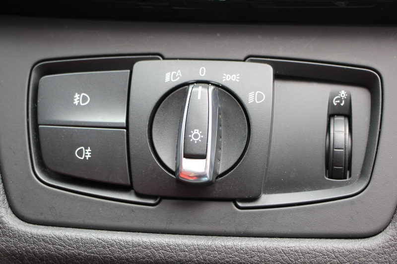 BMW 3シリーズ 320i Mｽﾎﾟｰﾂ 前期最終 ﾋｰﾀｰ赤革 追従ACC ETC2.0 ﾌﾙｾｸﾞTV 衝突軽減ﾌﾞﾚｰｷ 車線逸脱警告 歩行者警告 ﾀｯﾁﾊﾟｯﾄﾞ対応HDDﾅﾋﾞBluetooth接続 ｽﾏｰﾄｷｰ ﾊﾟﾄﾞﾙｼﾌﾄ 専用ｴｱﾛ ｵﾌﾟｼｮﾝ19AW 2年保証