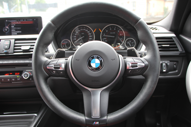 BMW 3シリーズ 320i Mｽﾎﾟｰﾂ 前期最終 ﾋｰﾀｰ赤革 追従ACC ETC2.0 ﾌﾙｾｸﾞTV 衝突軽減ﾌﾞﾚｰｷ 車線逸脱警告 歩行者警告 ﾀｯﾁﾊﾟｯﾄﾞ対応HDDﾅﾋﾞBluetooth接続 ｽﾏｰﾄｷｰ ﾊﾟﾄﾞﾙｼﾌﾄ 専用ｴｱﾛ ｵﾌﾟｼｮﾝ19AW 2年保証