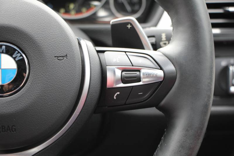 BMW 3シリーズ 320i Mｽﾎﾟｰﾂ 前期最終 ﾋｰﾀｰ赤革 追従ACC ETC2.0 ﾌﾙｾｸﾞTV 衝突軽減ﾌﾞﾚｰｷ 車線逸脱警告 歩行者警告 ﾀｯﾁﾊﾟｯﾄﾞ対応HDDﾅﾋﾞBluetooth接続 ｽﾏｰﾄｷｰ ﾊﾟﾄﾞﾙｼﾌﾄ 専用ｴｱﾛ ｵﾌﾟｼｮﾝ19AW 2年保証