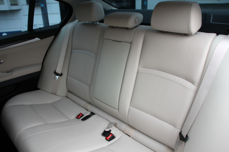 BMW 5シリーズ 523d ｸﾞﾚｰｽﾗｲﾝ 限定車 LCI後期 ｻﾝﾙｰﾌ ｵｲｽﾀｰﾚｻﾞｰ LEDﾍｯﾄﾞﾗｲﾄ 液晶ﾒｰﾀｰ 追従ACC ﾚｰﾝﾁｪﾝｼﾞ警告 衝突軽減ﾌﾞﾚｰｷ 車線逸脱警告 歩行者警告 Mｽﾎﾟｰﾂｽﾃｱﾘﾝｸﾞ真珠色 専用ｸﾞﾘﾙ 2年保証