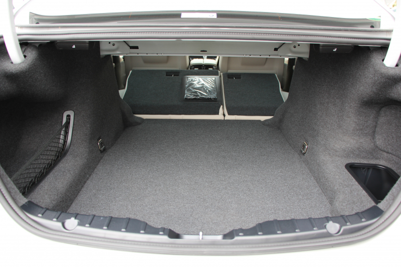 BMW 5シリーズ 523d ｸﾞﾚｰｽﾗｲﾝ 限定車 LCI後期 ｻﾝﾙｰﾌ ｵｲｽﾀｰﾚｻﾞｰ LEDﾍｯﾄﾞﾗｲﾄ 液晶ﾒｰﾀｰ 追従ACC ﾚｰﾝﾁｪﾝｼﾞ警告 衝突軽減ﾌﾞﾚｰｷ 車線逸脱警告 歩行者警告 Mｽﾎﾟｰﾂｽﾃｱﾘﾝｸﾞ真珠色 専用ｸﾞﾘﾙ 2年保証