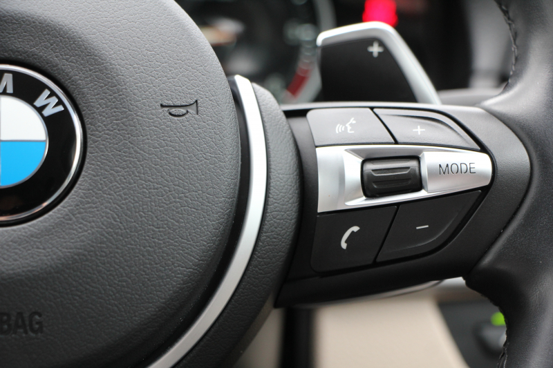 BMW 5シリーズ 523d ｸﾞﾚｰｽﾗｲﾝ 限定車 LCI後期 ｻﾝﾙｰﾌ ｵｲｽﾀｰﾚｻﾞｰ LEDﾍｯﾄﾞﾗｲﾄ 液晶ﾒｰﾀｰ 追従ACC ﾚｰﾝﾁｪﾝｼﾞ警告 衝突軽減ﾌﾞﾚｰｷ 車線逸脱警告 歩行者警告 Mｽﾎﾟｰﾂｽﾃｱﾘﾝｸﾞ真珠色 専用ｸﾞﾘﾙ 2年保証