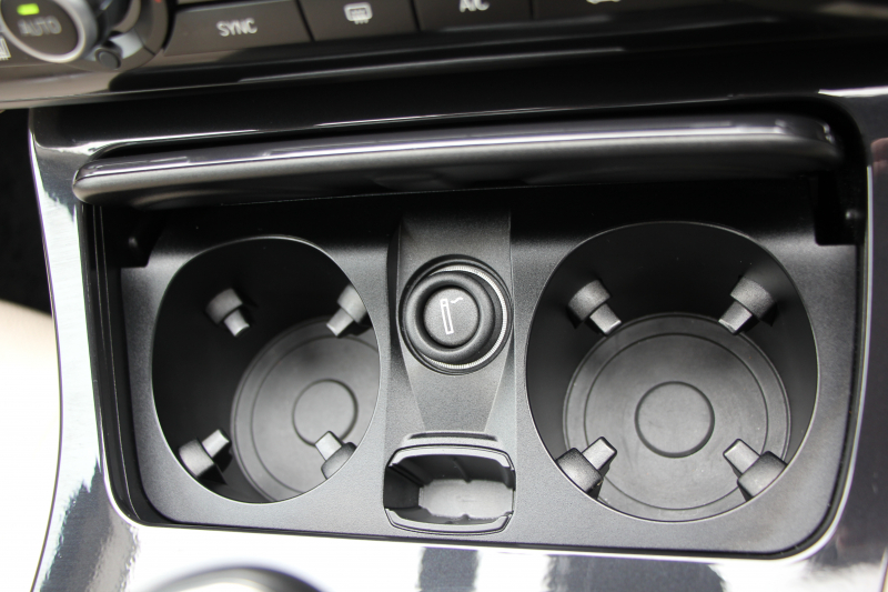 BMW 5シリーズ 523d ｸﾞﾚｰｽﾗｲﾝ 限定車 LCI後期 ｻﾝﾙｰﾌ ｵｲｽﾀｰﾚｻﾞｰ LEDﾍｯﾄﾞﾗｲﾄ 液晶ﾒｰﾀｰ 追従ACC ﾚｰﾝﾁｪﾝｼﾞ警告 衝突軽減ﾌﾞﾚｰｷ 車線逸脱警告 歩行者警告 Mｽﾎﾟｰﾂｽﾃｱﾘﾝｸﾞ真珠色 専用ｸﾞﾘﾙ 2年保証