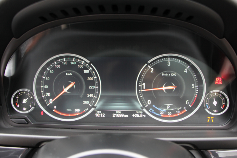 BMW 5シリーズ 523d ｸﾞﾚｰｽﾗｲﾝ 限定車 LCI後期 ｻﾝﾙｰﾌ ｵｲｽﾀｰﾚｻﾞｰ LEDﾍｯﾄﾞﾗｲﾄ 液晶ﾒｰﾀｰ 追従ACC ﾚｰﾝﾁｪﾝｼﾞ警告 衝突軽減ﾌﾞﾚｰｷ 車線逸脱警告 歩行者警告 Mｽﾎﾟｰﾂｽﾃｱﾘﾝｸﾞ真珠色 専用ｸﾞﾘﾙ 2年保証