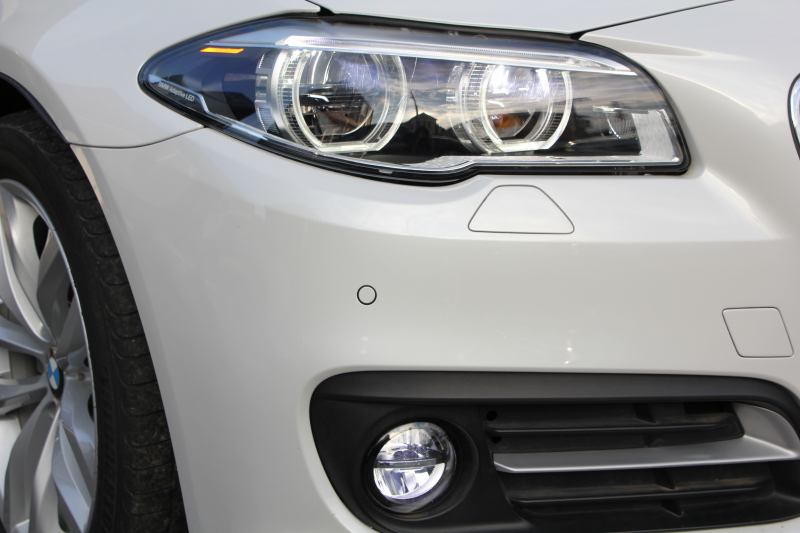 BMW 5シリーズ 523d ｸﾞﾚｰｽﾗｲﾝ 限定車 LCI後期 ｻﾝﾙｰﾌ ｵｲｽﾀｰﾚｻﾞｰ LEDﾍｯﾄﾞﾗｲﾄ 液晶ﾒｰﾀｰ 追従ACC ﾚｰﾝﾁｪﾝｼﾞ警告 衝突軽減ﾌﾞﾚｰｷ 車線逸脱警告 歩行者警告 Mｽﾎﾟｰﾂｽﾃｱﾘﾝｸﾞ真珠色 専用ｸﾞﾘﾙ 2年保証