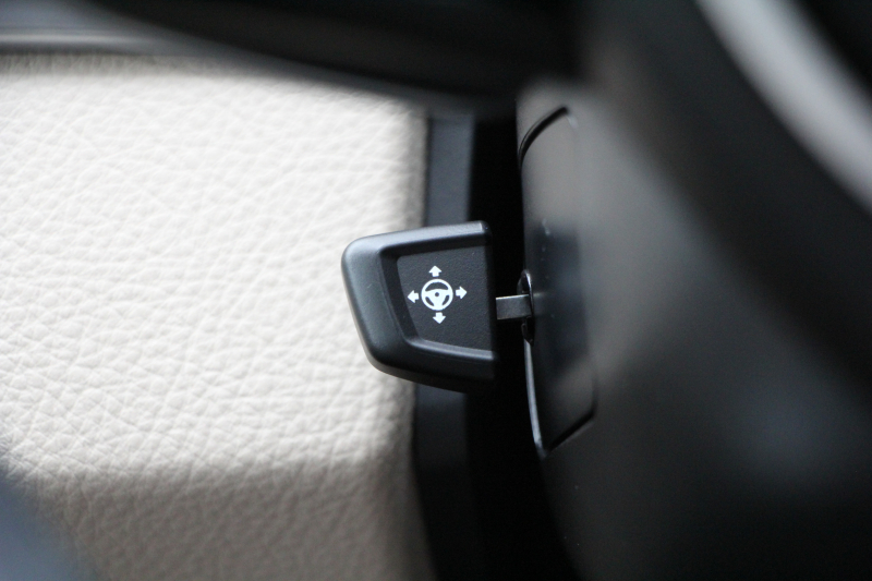 BMW 5シリーズ 523d ｸﾞﾚｰｽﾗｲﾝ 限定車 LCI後期 ｻﾝﾙｰﾌ ｵｲｽﾀｰﾚｻﾞｰ LEDﾍｯﾄﾞﾗｲﾄ 液晶ﾒｰﾀｰ 追従ACC ﾚｰﾝﾁｪﾝｼﾞ警告 衝突軽減ﾌﾞﾚｰｷ 車線逸脱警告 歩行者警告 Mｽﾎﾟｰﾂｽﾃｱﾘﾝｸﾞ真珠色 専用ｸﾞﾘﾙ 2年保証