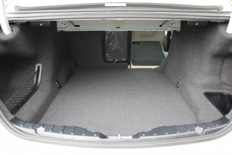 BMW 5シリーズ 523d ｸﾞﾚｰｽﾗｲﾝ 限定車 LCI後期 ｻﾝﾙｰﾌ ｵｲｽﾀｰﾚｻﾞｰ LEDﾍｯﾄﾞﾗｲﾄ 液晶ﾒｰﾀｰ 追従ACC ﾚｰﾝﾁｪﾝｼﾞ警告 衝突軽減ﾌﾞﾚｰｷ 車線逸脱警告 歩行者警告 Mｽﾎﾟｰﾂｽﾃｱﾘﾝｸﾞ真珠色 専用ｸﾞﾘﾙ 2年保証