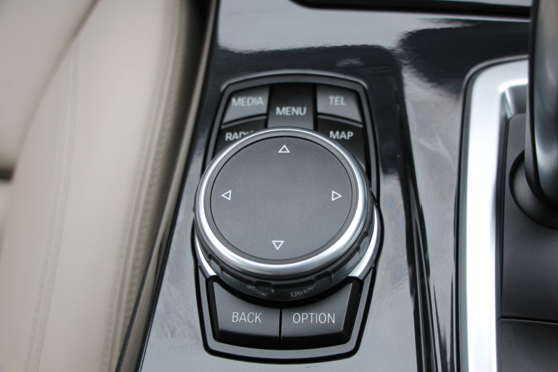 BMW 5シリーズ 523d ｸﾞﾚｰｽﾗｲﾝ 限定車 LCI後期 ｻﾝﾙｰﾌ ｵｲｽﾀｰﾚｻﾞｰ LEDﾍｯﾄﾞﾗｲﾄ 液晶ﾒｰﾀｰ 追従ACC ﾚｰﾝﾁｪﾝｼﾞ警告 衝突軽減ﾌﾞﾚｰｷ 車線逸脱警告 歩行者警告 Mｽﾎﾟｰﾂｽﾃｱﾘﾝｸﾞ真珠色 専用ｸﾞﾘﾙ 2年保証