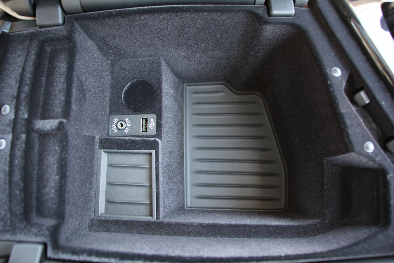 BMW 5シリーズ 523i ｸﾞﾚｰｽﾗｲﾝ 限定車 LCI後期 1ｵｰﾅ ｻﾝﾙｰﾌ ｵｲｽﾀｰﾚｻﾞｰ LEDﾍｯﾄﾞﾗｲﾄ 液晶ﾒｰﾀｰ 追従ACC ﾚｰﾝﾁｪﾝｼﾞ警告 衝突軽減ﾌﾞﾚｰｷ 車線逸脱警告 歩行者警告 Mｽﾎﾟｰﾂｽﾃｱﾘﾝｸﾞ専用ｸﾞﾘﾙ 2年保証