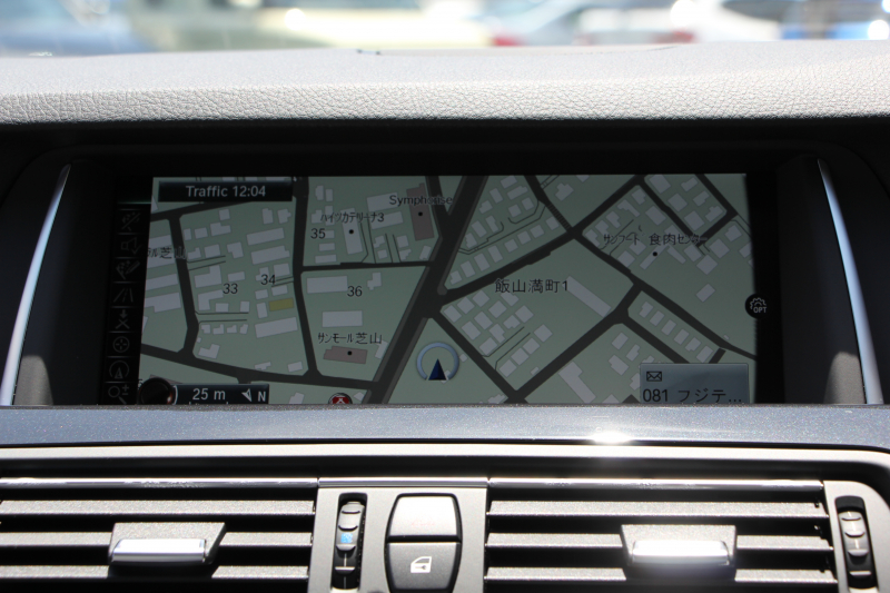 BMW 5シリーズ 523i ｸﾞﾚｰｽﾗｲﾝ 限定車 LCI後期 1ｵｰﾅ ｻﾝﾙｰﾌ ｵｲｽﾀｰﾚｻﾞｰ LEDﾍｯﾄﾞﾗｲﾄ 液晶ﾒｰﾀｰ 追従ACC ﾚｰﾝﾁｪﾝｼﾞ警告 衝突軽減ﾌﾞﾚｰｷ 車線逸脱警告 歩行者警告 Mｽﾎﾟｰﾂｽﾃｱﾘﾝｸﾞ専用ｸﾞﾘﾙ 2年保証