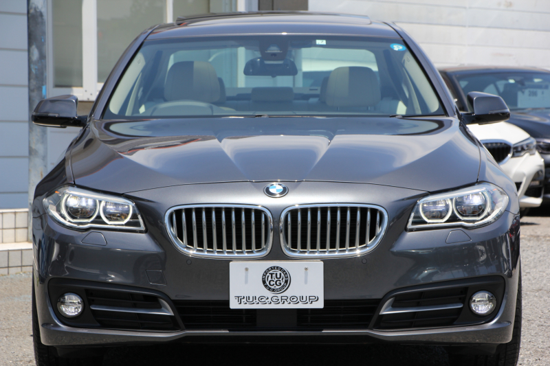 BMW 5シリーズ 523i ｸﾞﾚｰｽﾗｲﾝ 限定車 LCI後期 1ｵｰﾅ ｻﾝﾙｰﾌ ｵｲｽﾀｰﾚｻﾞｰ LEDﾍｯﾄﾞﾗｲﾄ 液晶ﾒｰﾀｰ 追従ACC ﾚｰﾝﾁｪﾝｼﾞ警告 衝突軽減ﾌﾞﾚｰｷ 車線逸脱警告 歩行者警告 Mｽﾎﾟｰﾂｽﾃｱﾘﾝｸﾞ専用ｸﾞﾘﾙ 2年保証