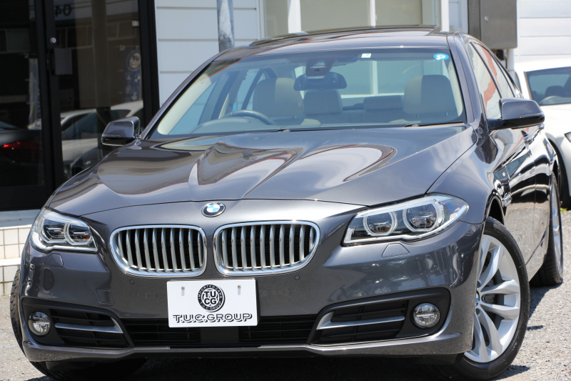 BMW 5シリーズ 523i ｸﾞﾚｰｽﾗｲﾝ 限定車 LCI後期 1ｵｰﾅ ｻﾝﾙｰﾌ ｵｲｽﾀｰﾚｻﾞｰ LEDﾍｯﾄﾞﾗｲﾄ 液晶ﾒｰﾀｰ 追従ACC ﾚｰﾝﾁｪﾝｼﾞ警告 衝突軽減ﾌﾞﾚｰｷ 車線逸脱警告 歩行者警告 Mｽﾎﾟｰﾂｽﾃｱﾘﾝｸﾞ専用ｸﾞﾘﾙ 2年保証