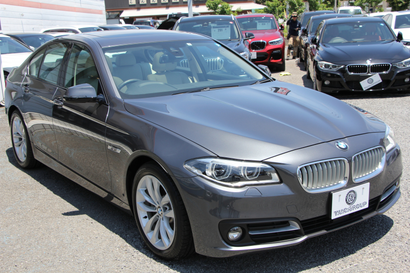 BMW 5シリーズ 523i ｸﾞﾚｰｽﾗｲﾝ 限定車 LCI後期 1ｵｰﾅ ｻﾝﾙｰﾌ ｵｲｽﾀｰﾚｻﾞｰ LEDﾍｯﾄﾞﾗｲﾄ 液晶ﾒｰﾀｰ 追従ACC ﾚｰﾝﾁｪﾝｼﾞ警告 衝突軽減ﾌﾞﾚｰｷ 車線逸脱警告 歩行者警告 Mｽﾎﾟｰﾂｽﾃｱﾘﾝｸﾞ専用ｸﾞﾘﾙ 2年保証