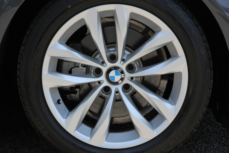 BMW 5シリーズ 523i ｸﾞﾚｰｽﾗｲﾝ 限定車 LCI後期 1ｵｰﾅ ｻﾝﾙｰﾌ ｵｲｽﾀｰﾚｻﾞｰ LEDﾍｯﾄﾞﾗｲﾄ 液晶ﾒｰﾀｰ 追従ACC ﾚｰﾝﾁｪﾝｼﾞ警告 衝突軽減ﾌﾞﾚｰｷ 車線逸脱警告 歩行者警告 Mｽﾎﾟｰﾂｽﾃｱﾘﾝｸﾞ専用ｸﾞﾘﾙ 2年保証