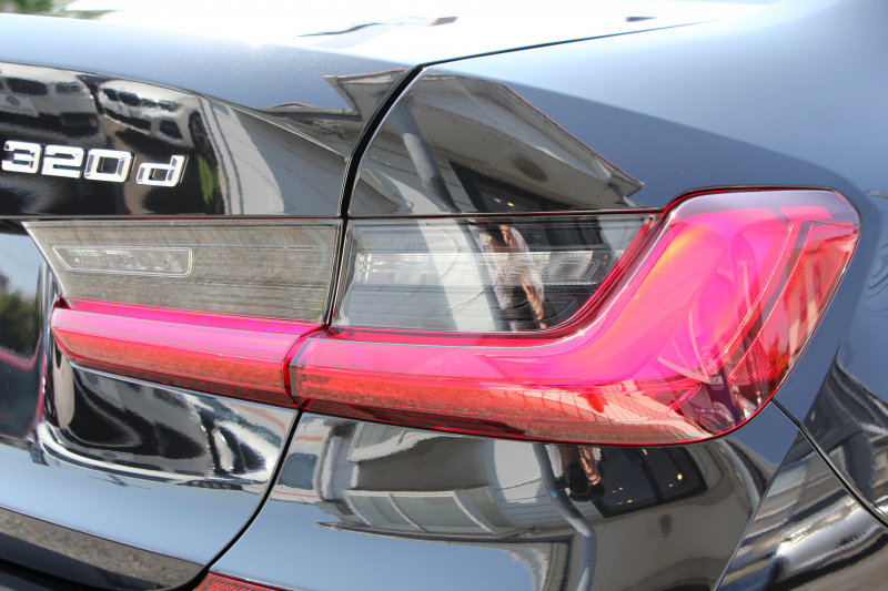 BMW 3シリーズ 320d Xdrive Mｽﾎﾟｰﾂ ﾊｲﾗｲﾝ ﾌｧｽﾄﾄﾗｯｸ&ｺﾝﾌｫｰﾄP 360度ｶﾒﾗ HUD ﾋｰﾀｰ茶革 ﾗﾝﾊﾞｰｻﾎﾟｰﾄ ｱﾀﾞﾌﾟﾃｨﾌﾞMｻｽ 19AW Mｽﾎﾟｰﾂﾌﾞﾚｰｷ 電動ﾄﾗﾝｸ 追従ACC ｽﾃｱﾘﾝｸﾞｻﾎﾟｰﾄ ﾀｯﾁ画面HDDﾅﾋﾞHifiｽﾋﾟｰｶｰ 2年保証