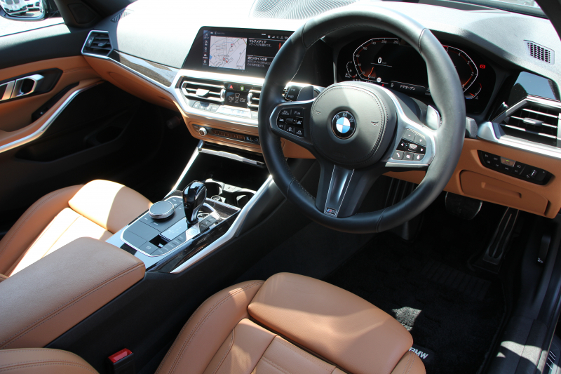 BMW 3シリーズ 320d Xdrive Mｽﾎﾟｰﾂ ﾊｲﾗｲﾝ ﾌｧｽﾄﾄﾗｯｸ&ｺﾝﾌｫｰﾄP 360度ｶﾒﾗ HUD ﾋｰﾀｰ茶革 ﾗﾝﾊﾞｰｻﾎﾟｰﾄ ｱﾀﾞﾌﾟﾃｨﾌﾞMｻｽ 19AW Mｽﾎﾟｰﾂﾌﾞﾚｰｷ 電動ﾄﾗﾝｸ 追従ACC ｽﾃｱﾘﾝｸﾞｻﾎﾟｰﾄ ﾀｯﾁ画面HDDﾅﾋﾞHifiｽﾋﾟｰｶｰ 2年保証
