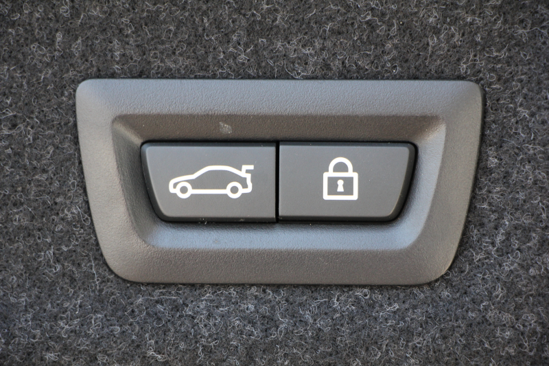 BMW 3シリーズ 320d Xdrive Mｽﾎﾟｰﾂ ﾊｲﾗｲﾝ ﾌｧｽﾄﾄﾗｯｸ&ｺﾝﾌｫｰﾄP 360度ｶﾒﾗ HUD ﾋｰﾀｰ茶革 ﾗﾝﾊﾞｰｻﾎﾟｰﾄ ｱﾀﾞﾌﾟﾃｨﾌﾞMｻｽ 19AW Mｽﾎﾟｰﾂﾌﾞﾚｰｷ 電動ﾄﾗﾝｸ 追従ACC ｽﾃｱﾘﾝｸﾞｻﾎﾟｰﾄ ﾀｯﾁ画面HDDﾅﾋﾞHifiｽﾋﾟｰｶｰ 2年保証