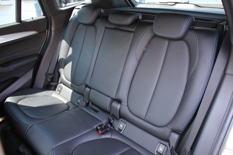 BMW X1 Xdrive18d Mｽﾎﾟｰﾂ ﾊｲﾗｲﾝ☆期間限定掲載☆真珠色 中期 変更後ﾓﾃﾞﾙ 変更後ﾒｰﾀｰ ﾋｰﾀｰ黒革 電動ｼｰﾄ LEDﾍｯﾄﾞﾗｲﾄ 追従ACC HUD 変更後ﾀｯﾁﾊﾟﾈﾙ対応HDDﾅﾋﾞBluetooth接続 Pｱｼｽﾄ Bｶﾒﾗ ｺﾝﾌｫｰﾄP 電動ﾄﾗﾝｸ 18AW 衝突軽減ﾌﾞﾚｰｷ 車線逸脱警告 歩行者警告 2年保証