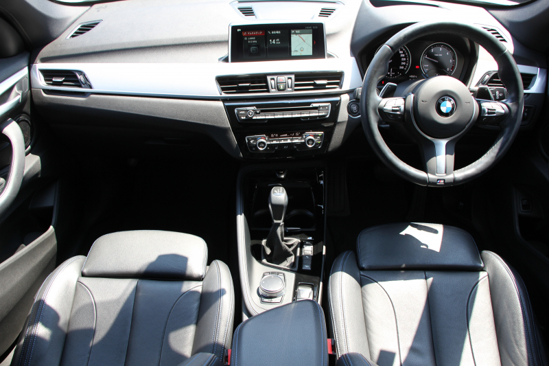 BMW X1 Xdrive18d Mｽﾎﾟｰﾂ ﾊｲﾗｲﾝ☆期間限定掲載☆真珠色 中期 変更後ﾓﾃﾞﾙ 変更後ﾒｰﾀｰ ﾋｰﾀｰ黒革 電動ｼｰﾄ LEDﾍｯﾄﾞﾗｲﾄ 追従ACC HUD 変更後ﾀｯﾁﾊﾟﾈﾙ対応HDDﾅﾋﾞBluetooth接続 Pｱｼｽﾄ Bｶﾒﾗ ｺﾝﾌｫｰﾄP 電動ﾄﾗﾝｸ 18AW 衝突軽減ﾌﾞﾚｰｷ 車線逸脱警告 歩行者警告 2年保証