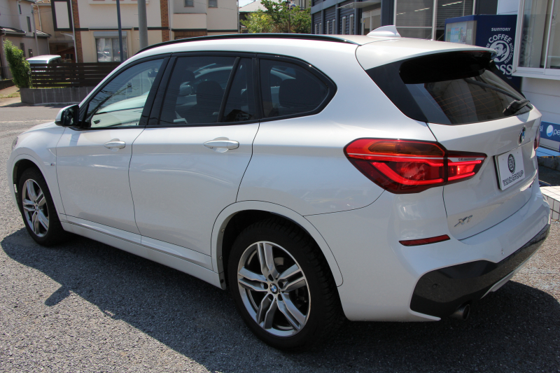 BMW X1 Xdrive18d Mｽﾎﾟｰﾂ ﾊｲﾗｲﾝ☆期間限定掲載☆真珠色 中期 変更後ﾓﾃﾞﾙ 変更後ﾒｰﾀｰ ﾋｰﾀｰ黒革 電動ｼｰﾄ LEDﾍｯﾄﾞﾗｲﾄ 追従ACC HUD 変更後ﾀｯﾁﾊﾟﾈﾙ対応HDDﾅﾋﾞBluetooth接続 Pｱｼｽﾄ Bｶﾒﾗ ｺﾝﾌｫｰﾄP 電動ﾄﾗﾝｸ 18AW 衝突軽減ﾌﾞﾚｰｷ 車線逸脱警告 歩行者警告 2年保証