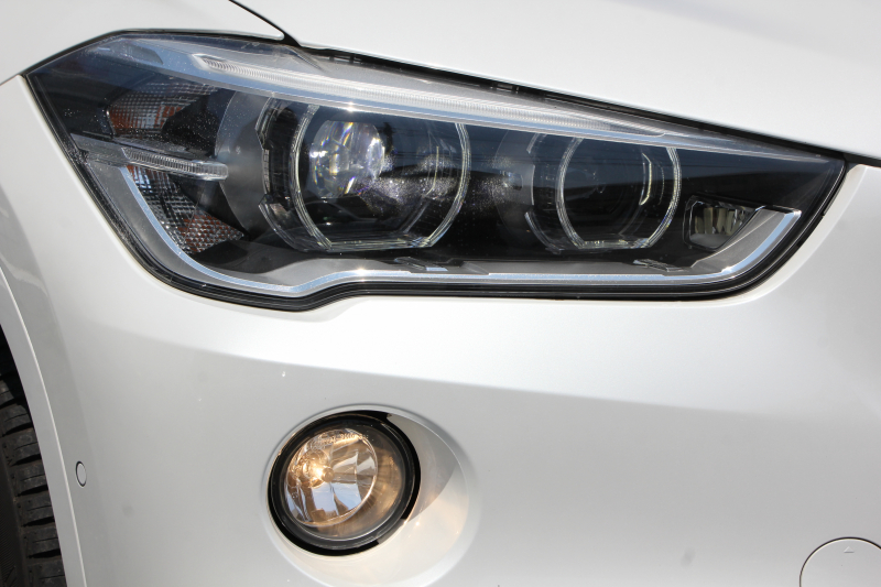 BMW X1 Xdrive18d Mｽﾎﾟｰﾂ ﾊｲﾗｲﾝ☆期間限定掲載☆真珠色 中期 変更後ﾓﾃﾞﾙ 変更後ﾒｰﾀｰ ﾋｰﾀｰ黒革 電動ｼｰﾄ LEDﾍｯﾄﾞﾗｲﾄ 追従ACC HUD 変更後ﾀｯﾁﾊﾟﾈﾙ対応HDDﾅﾋﾞBluetooth接続 Pｱｼｽﾄ Bｶﾒﾗ ｺﾝﾌｫｰﾄP 電動ﾄﾗﾝｸ 18AW 衝突軽減ﾌﾞﾚｰｷ 車線逸脱警告 歩行者警告 2年保証