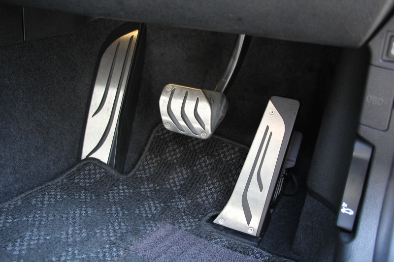 BMW 1シリーズ M135i 320馬力 直6ﾀｰﾎﾞｻﾝﾙｰﾌ Mﾊﾟﾌｫｰﾏﾝｽﾏﾌﾗｰ ｱﾀﾞﾌﾟﾃｨﾌﾞMｻｽ 専用ﾌﾞﾚｰｷ ｸﾙｺﾝ ﾊｰﾏﾝｶｰﾄﾞﾝ iﾄﾞﾗｲﾌﾞHDDﾅﾋﾞBｶﾒﾗ ﾐｭｰｼﾞｯｸｻｰﾊﾞｰ Bluetoothｵｰﾃﾞｨｵ ﾊﾟﾄﾞﾙｼﾌﾄ 専用ﾌﾞﾚｰｷ 専用18AW 8速AT 専用ｴｱﾛ ｽﾏｰﾄｷｰ 2年保証